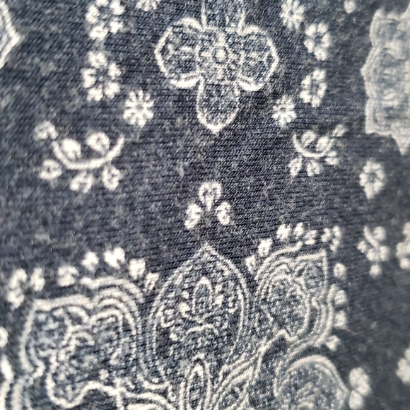 LYSSE tank with built in bra. - Picture 5 of 12